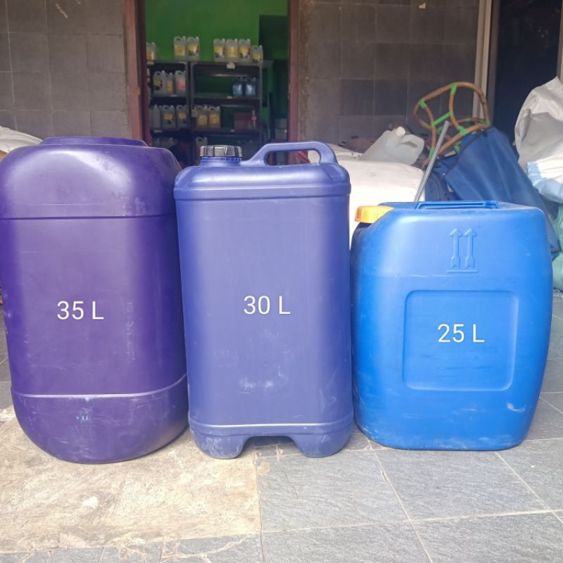 Jerigen Bekas 25 Liter s.d 35 Liter Masih Bagus Kotor Belum Dicuci