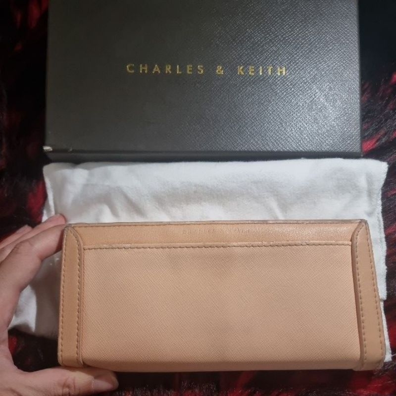 Dompet Charles and Keith ori
