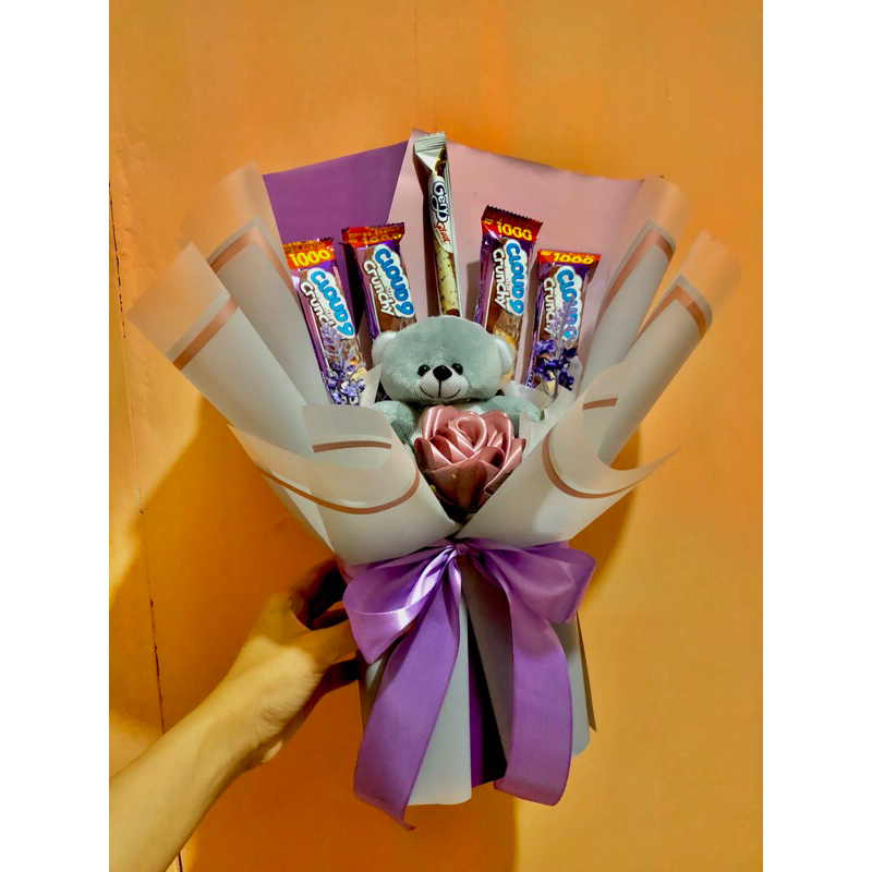 

Syireflo - READY!! Buket snack Boneka bunga - Buket snakck cloud - buket snack murah - Buket wisuda