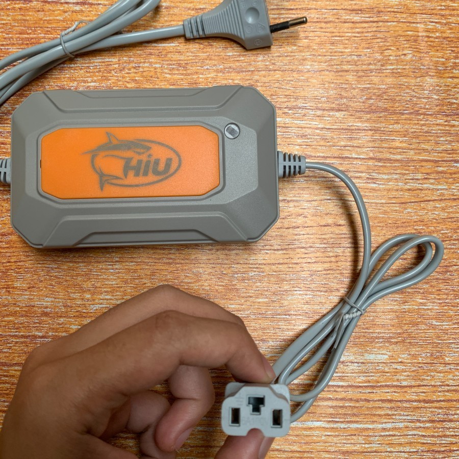 charger sprayer elektrik pertanian cas aki tangki gending HIU 2.5amp power charge