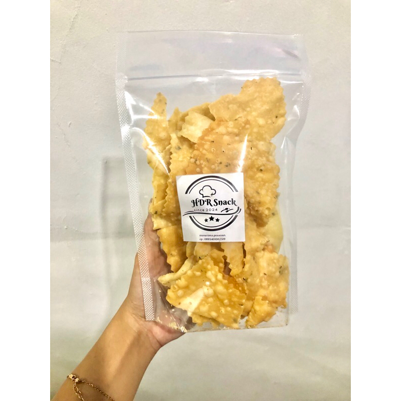 

pangsit / keripik bawang 5k