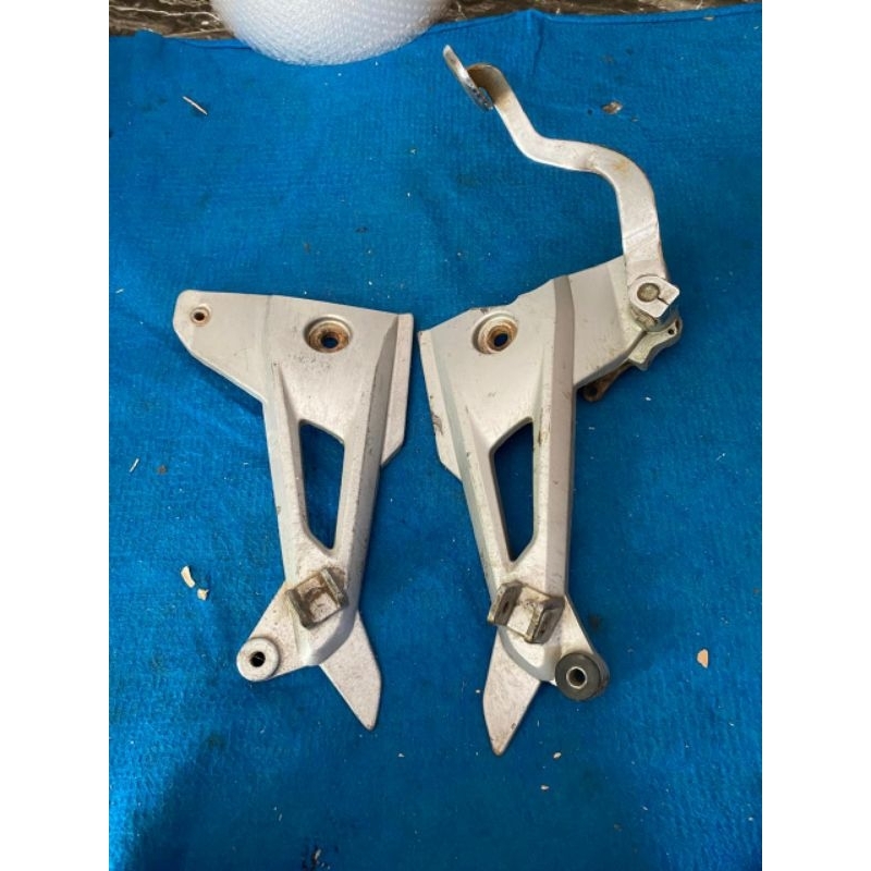 Step pijakan belakang bajaj Pulsar 180 ori copotan