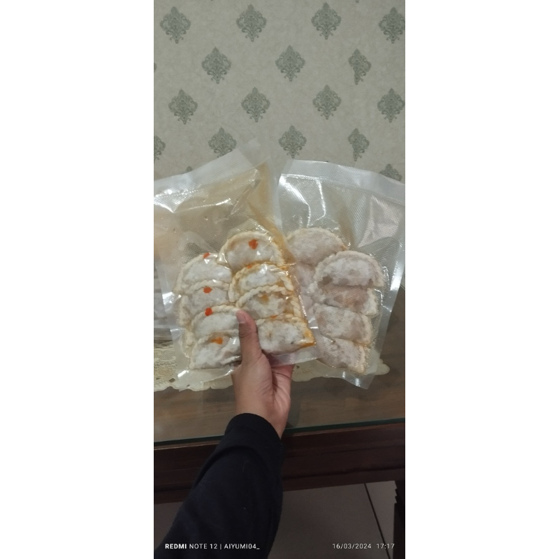 

CIRENG GEMOY BY ZEE