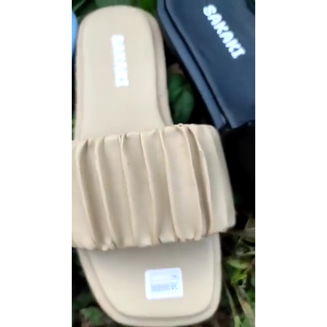 SAKAKI - SANDAL WANITA FLAT KERUT VINTAGE