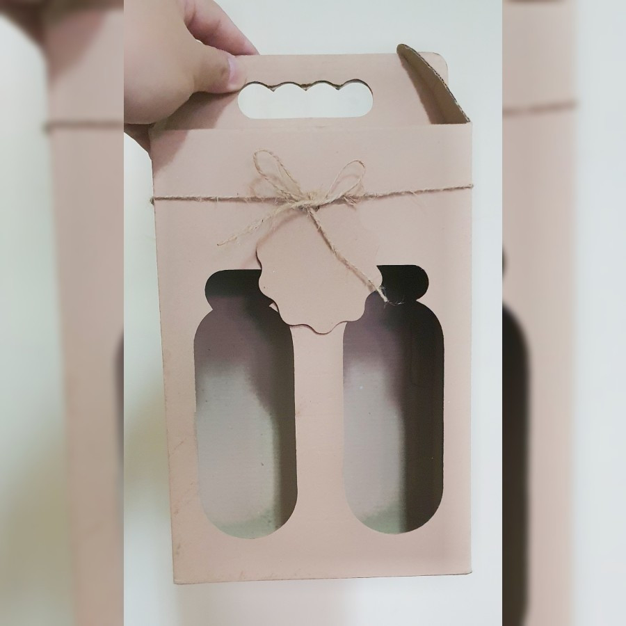 

( 5 Pcs) Dus Tenteng Botol 1 Liter Kotak Hempers Hadiah Box Souvenir Tumbler + Tag Size 17x8x24 Cm