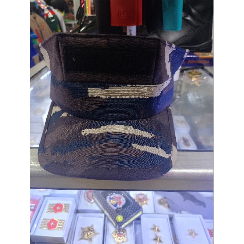 topi okinawa loreng KRI