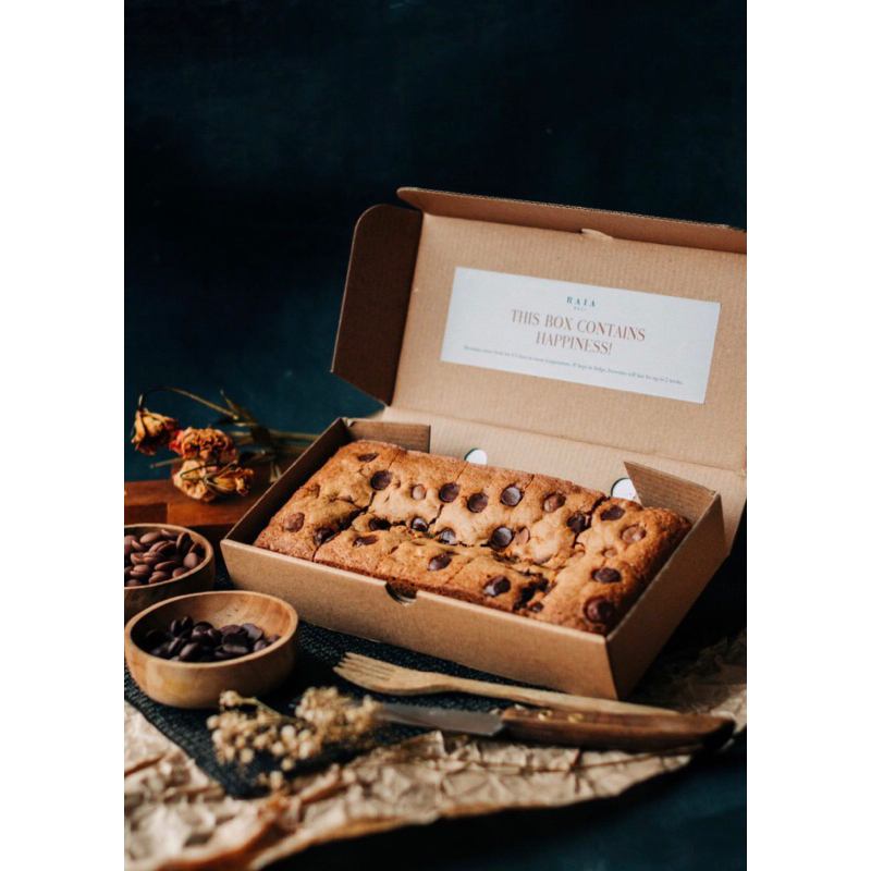 

Chocolate Chip Cookie Bar Raia