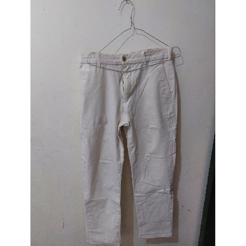 CELANA UNIQLO (PRELOVED)