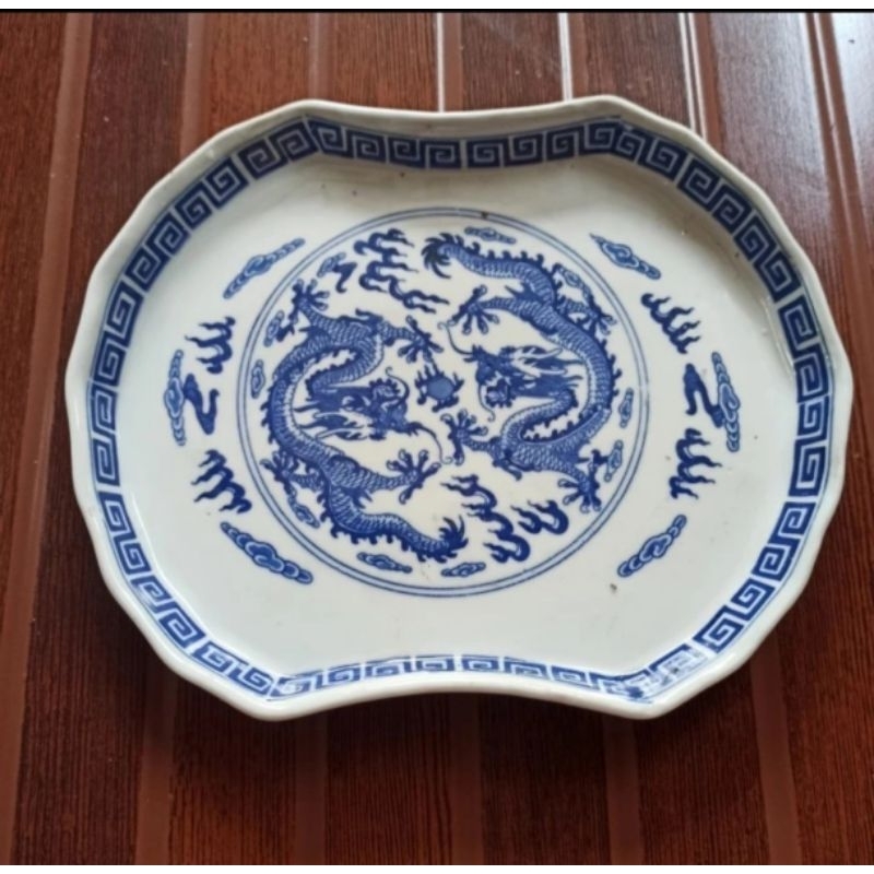 Piring / nampan Antik keramik Naga white blue ukuran 21X17cm mulus harga Satuan