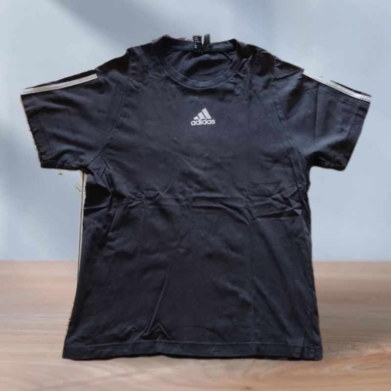 Adidas center tee