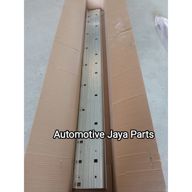 Plat Footstep Besi Footstep Grand Fortuner 2012-2015 Original Toyota