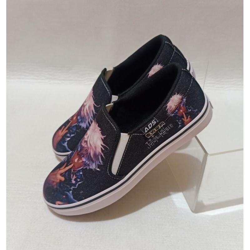 Sepatu anak karakter anime jujutsu kaisen | Free cetak nama & foro