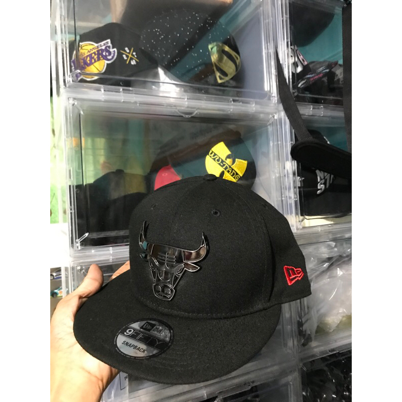 Topi snapback logo Banteng Besi / metal badge Black