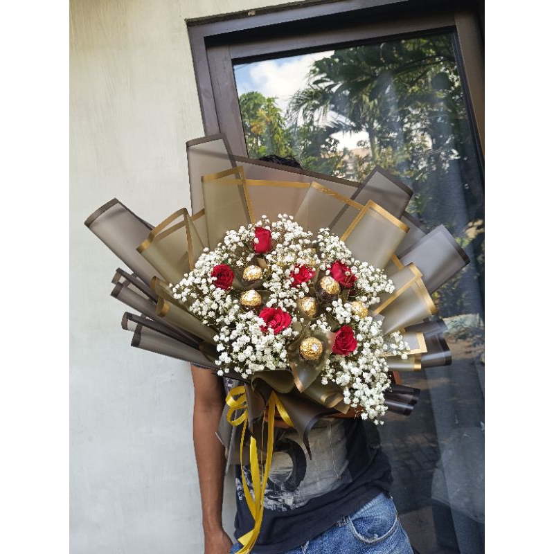 buket bunga mawar merah asli segar coklat ferero Rocher babys breath holand