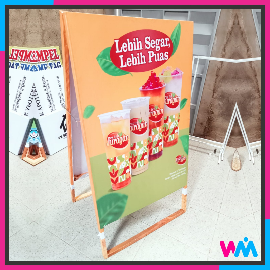 Es Teh Juragan Stand Banner Segitiga Kayu Lipat 50 x 100 cm