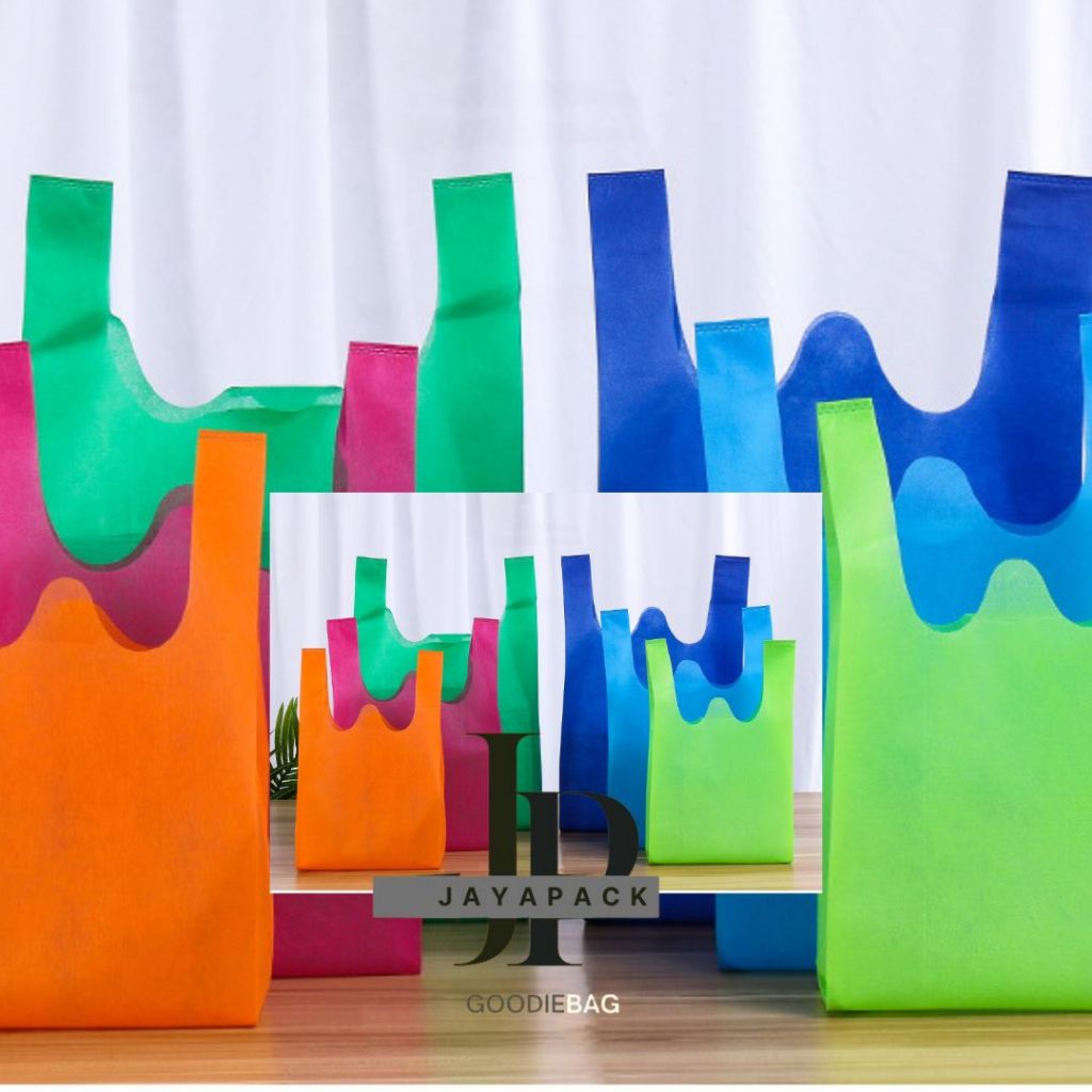 

Tas Kain Spunbond Goodie bag Totte bag Model kantong Kresek 35x55 cm
