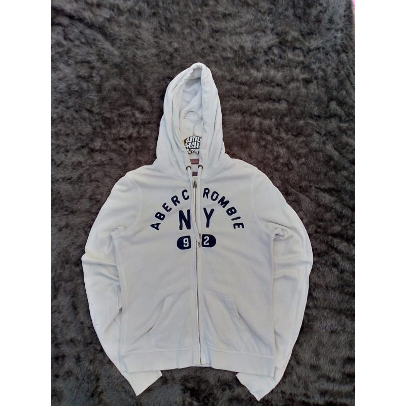 Abercrombie  putih