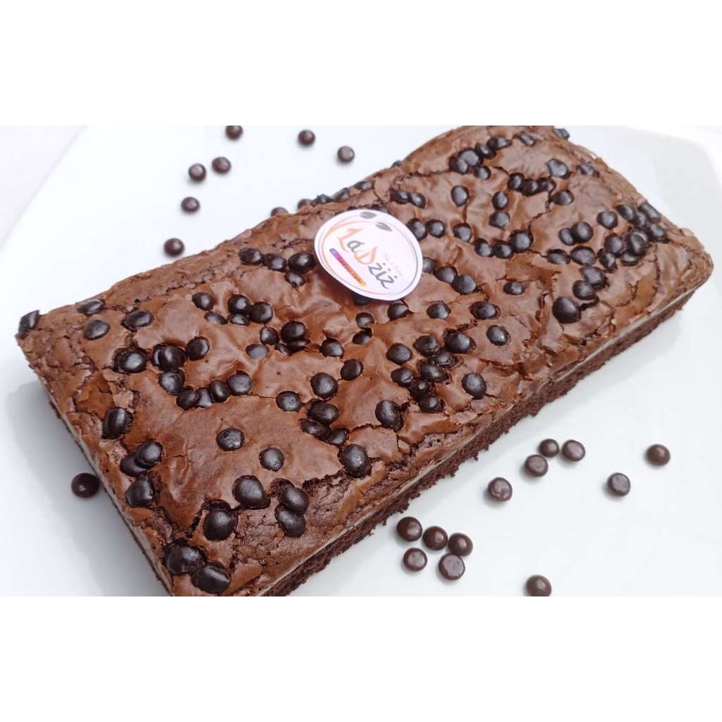 

Brownies Fudgy | Toping Choco Chip | Keju | Kacang Almond | 20x10 | Nyoklat Banget