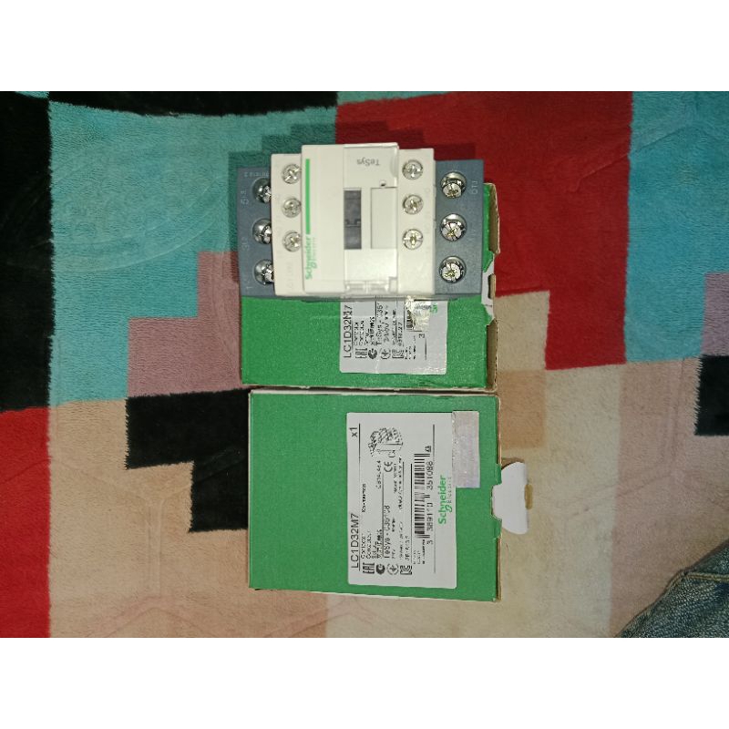 KONTAKTOR SCHNEIDER LC1D32M7 LC1 D32 LC1-D32