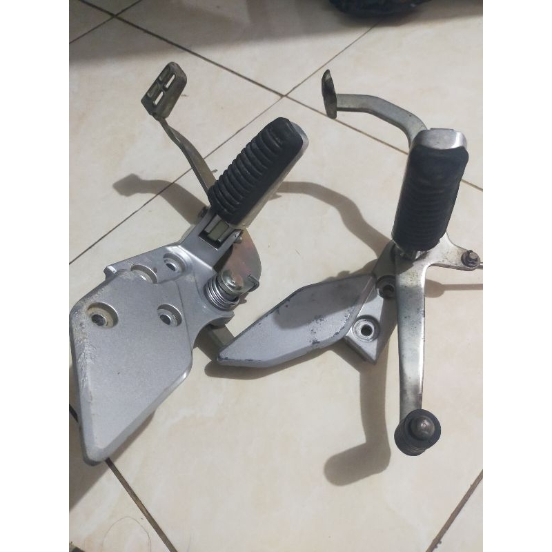 foottstep depan Yamaha Vixion new step depan vixsen new 2014-2017 ori copotan kanan kiri