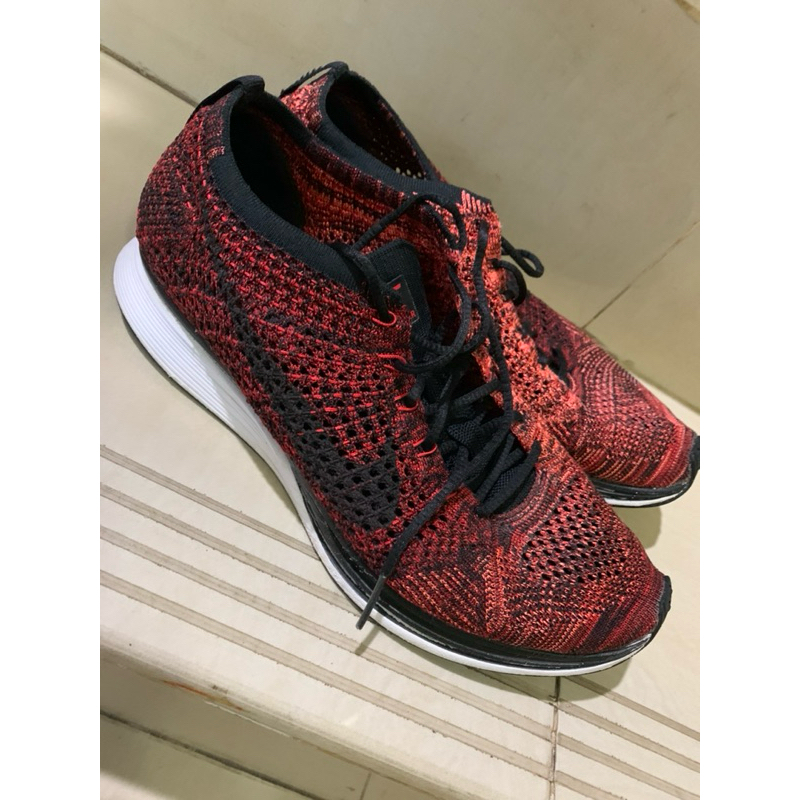nike flyknit racer SECOND size 42
