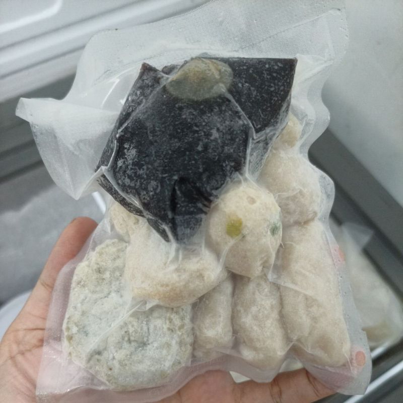 

Empek empek Pempek ikan isi 10 pcs (mix lenjer, kulit, bulat)