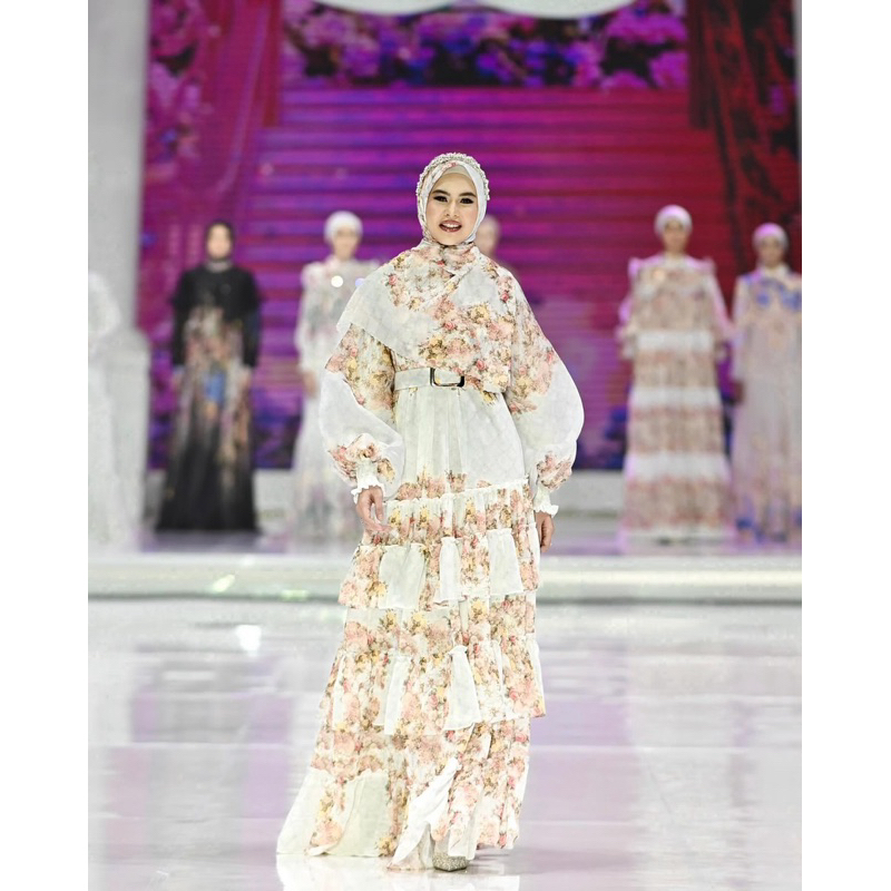 Gamis Set Hijab Fashion Show Kartika Putri ORI Shellasaukia