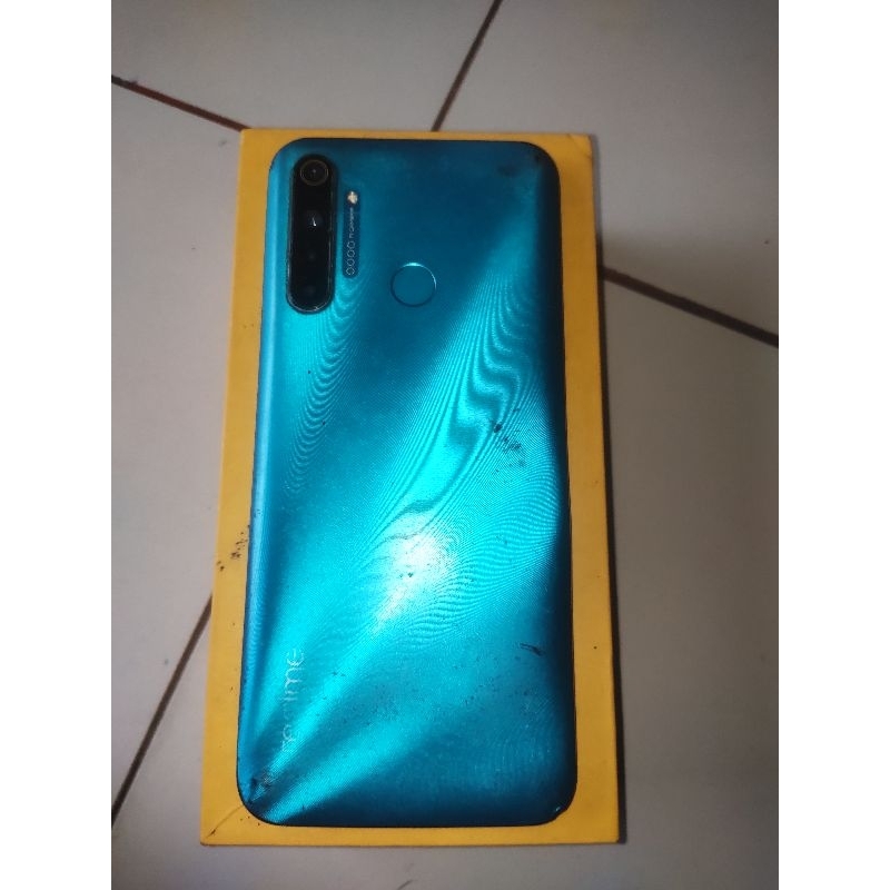 Realme 5i minus