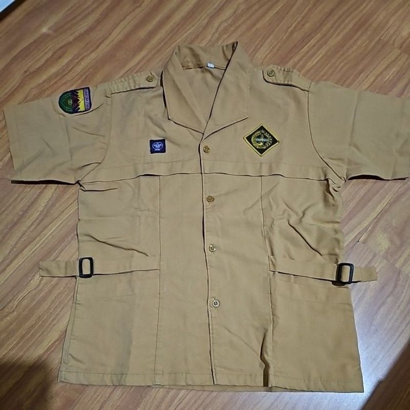 preloved baju seragam pramuka cewek SMP sekolah Maitreyawira