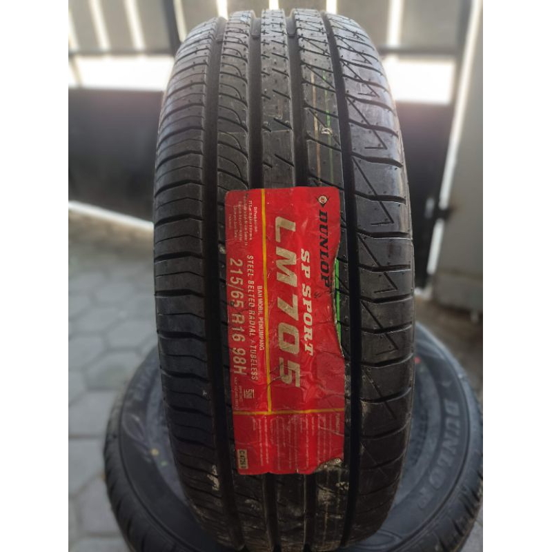 Dunlop LM705 215/65 R16 ban mobil rush terios reborn
