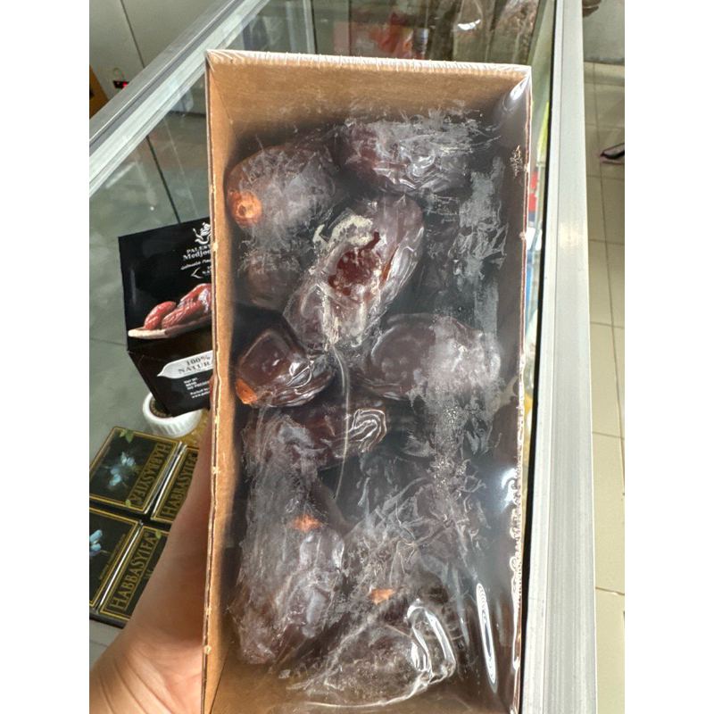 

KURMA MEDJOL PALESTINE KEMASAN 500GR
