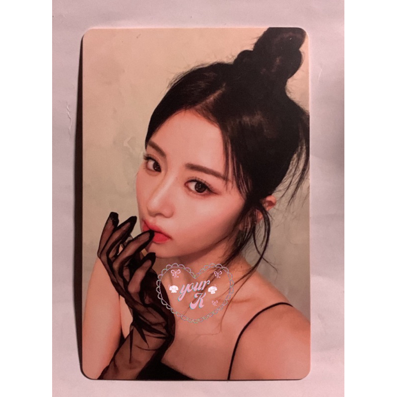 photocard Yunjin le sserafim unforgiven