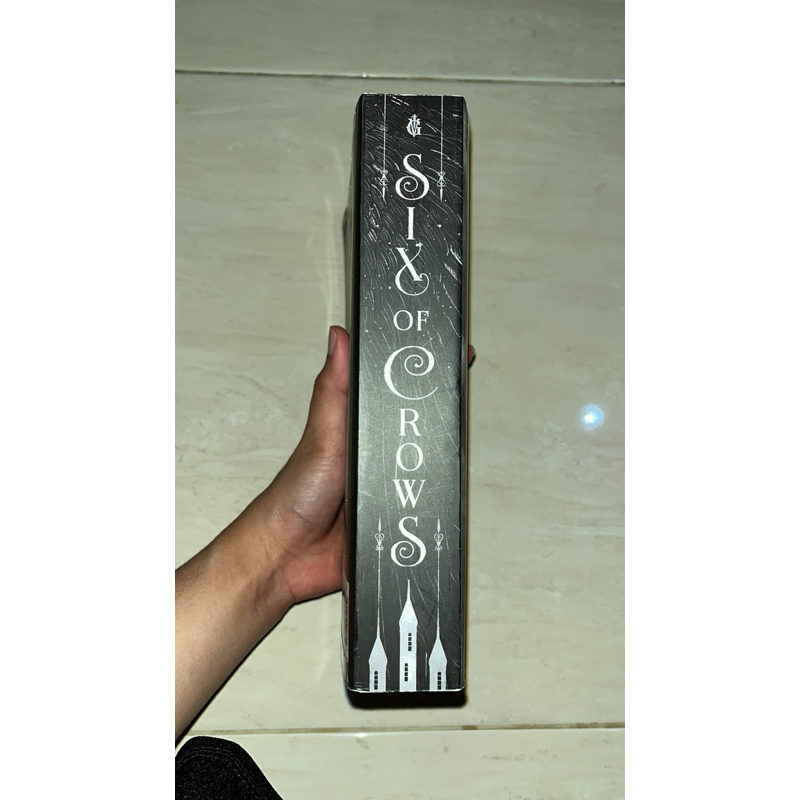 PRELOVED SIX OF CROWS