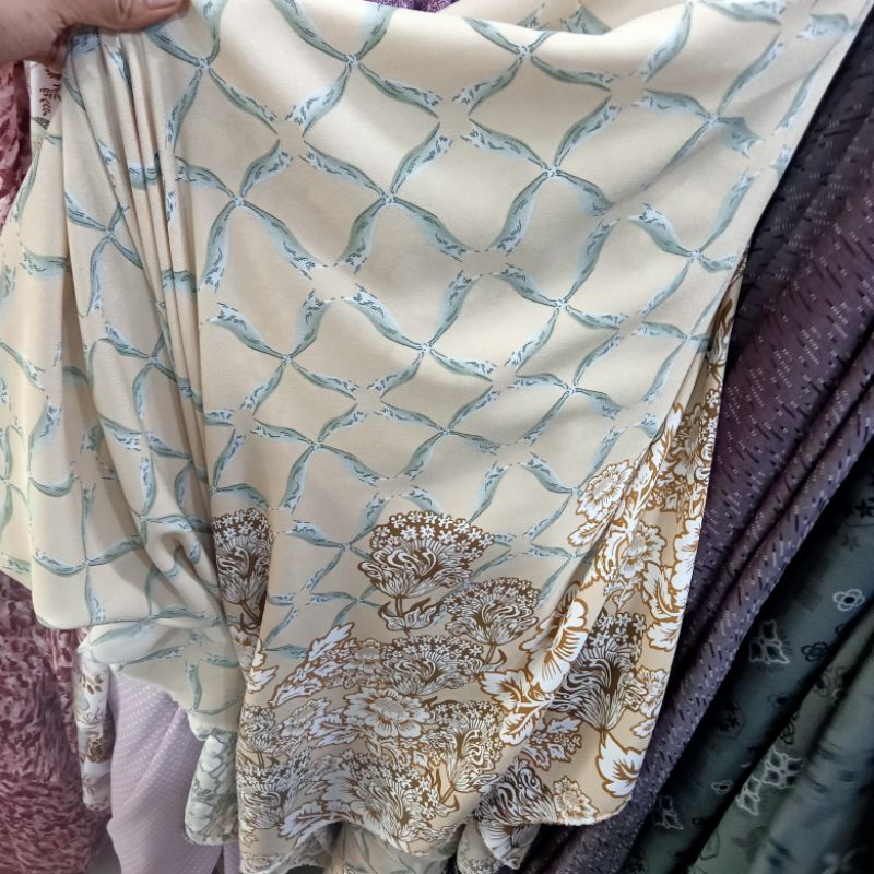 Kain Lady Zara Crepe Motif Bunga Pinggiran Premium - Kain Lady Zara - Kain Meteran Sqa | Harga Per S
