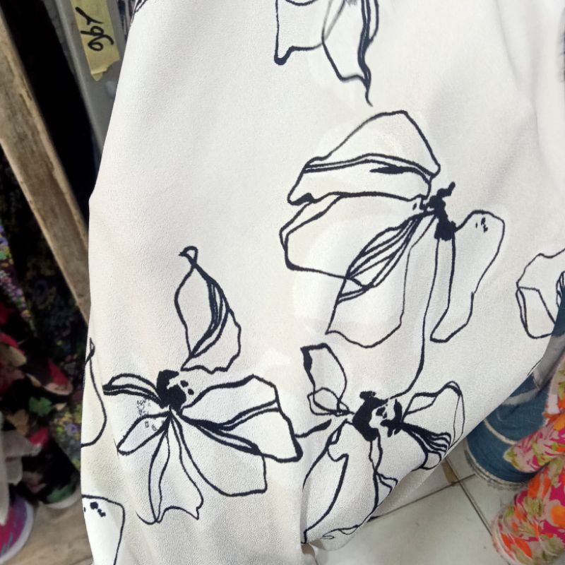 Kain Lady Zara Crepe Motif Bunga Premium - Kain Zara Crepe - Kain Meteran Dzc | Harga Per Setengah M