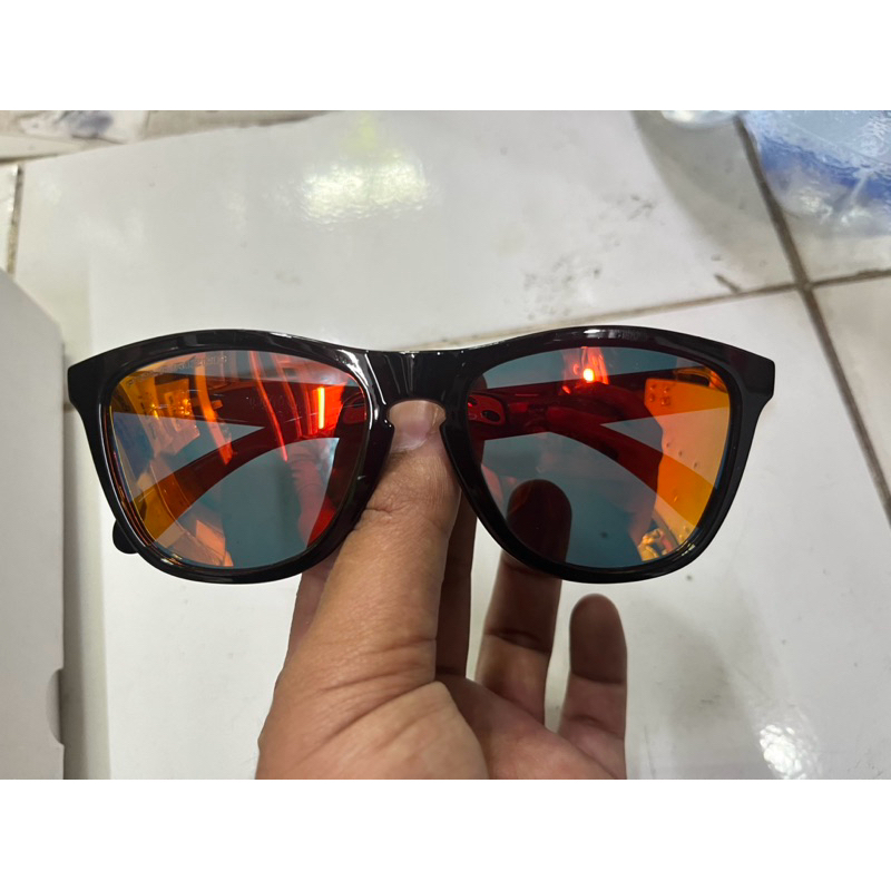 KACAMATA OAKLEY FROGSKIN VR46 LIMITED EDITION HITAM GLOSY LENSA FIRE