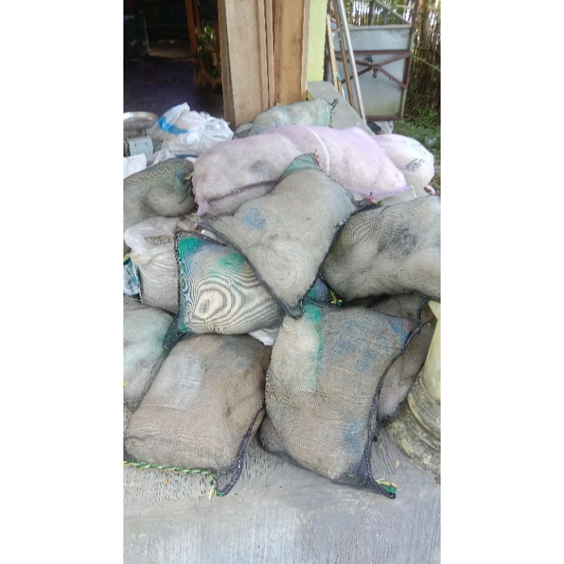 Jaring nelayan bekas