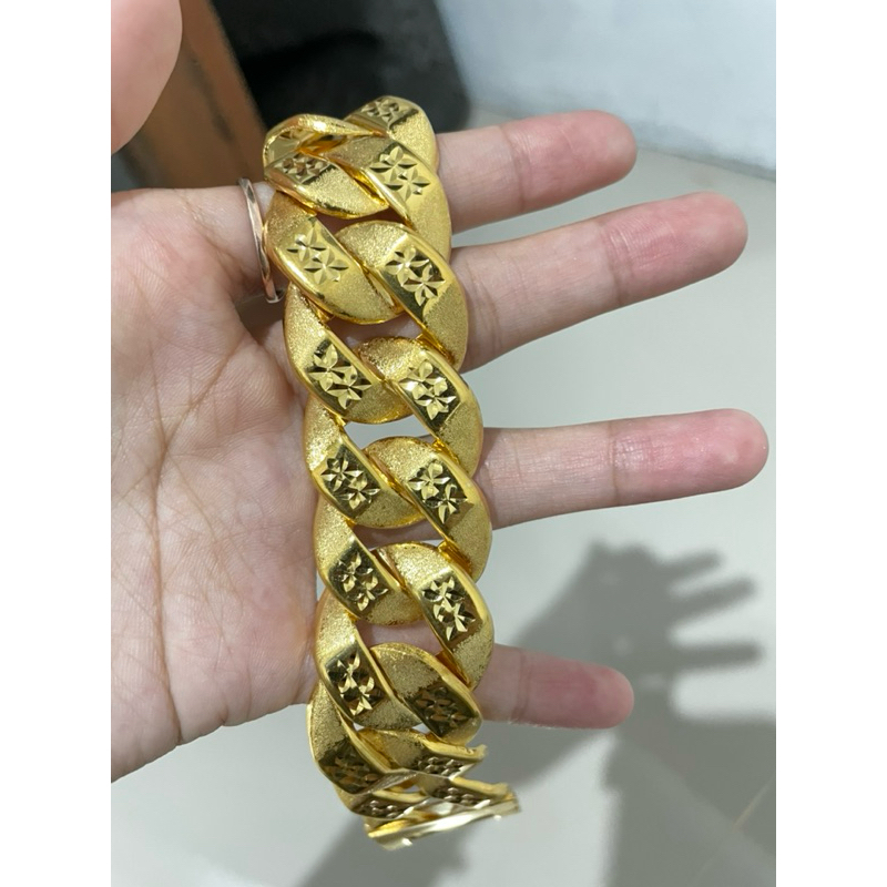 Rantai sisik naga besar