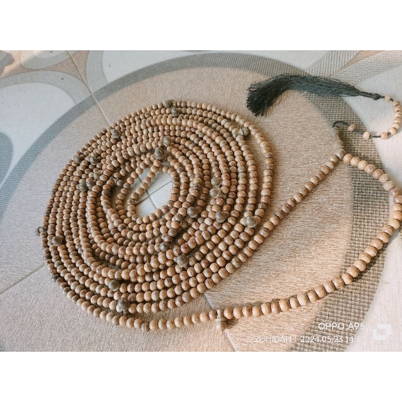 tasbih kayu gaharu isi 1000 butir