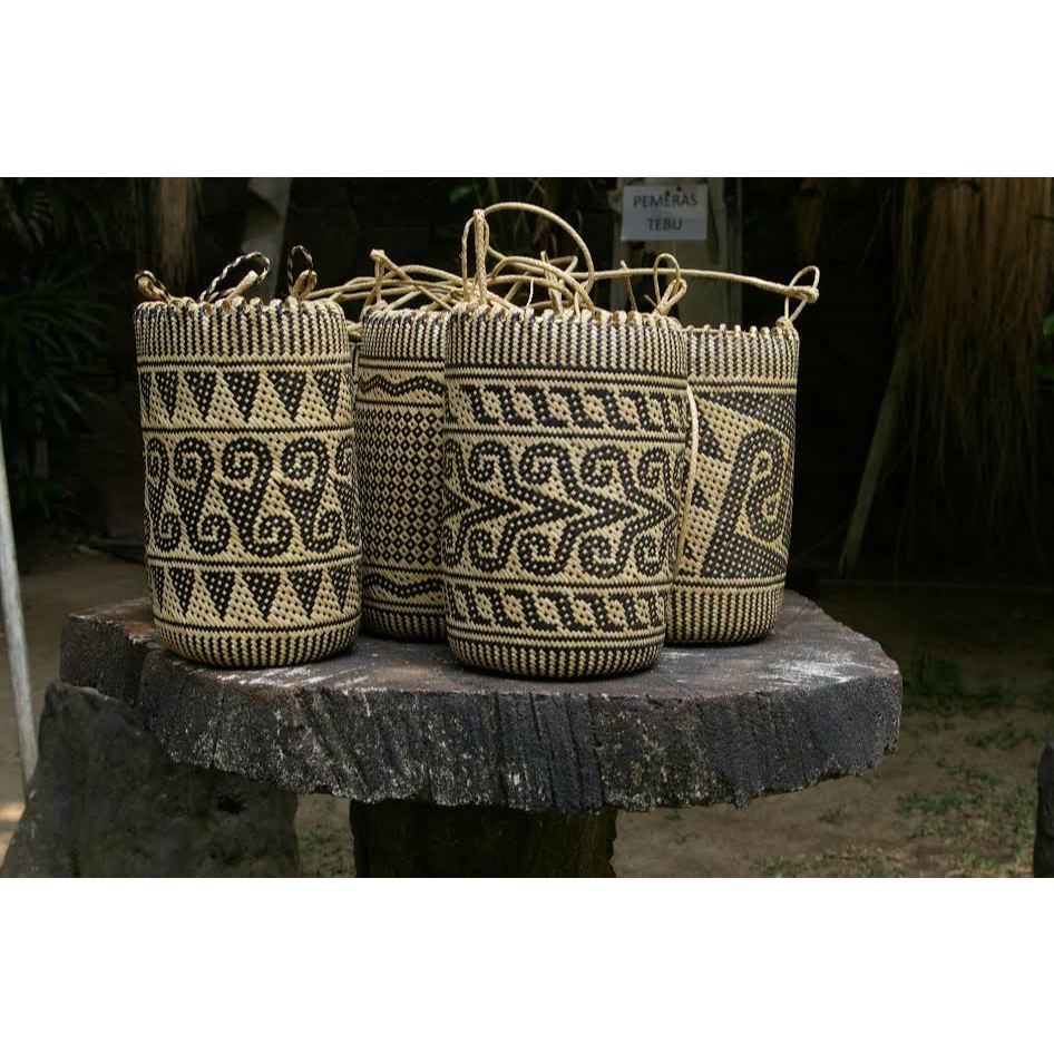 Tas Rotan Anjat