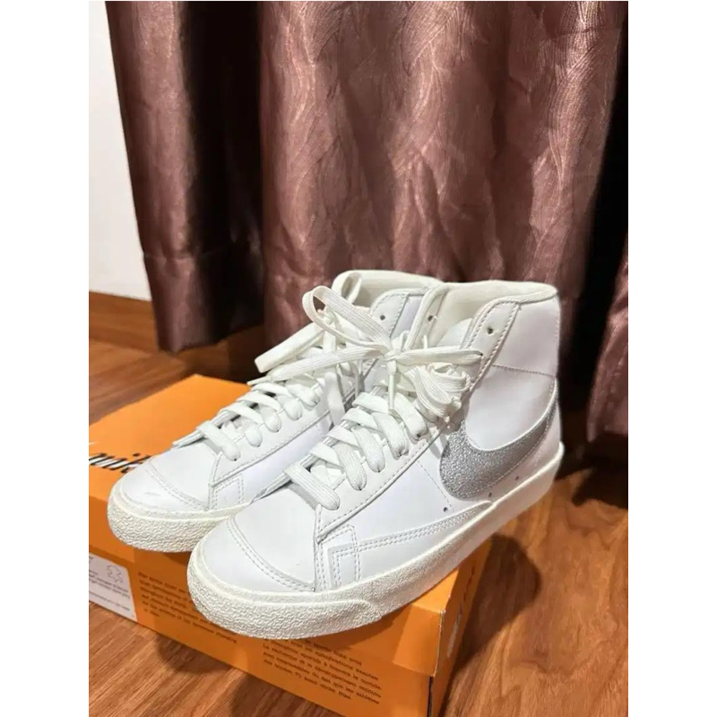 Nike BLAZER MID '77 ESS