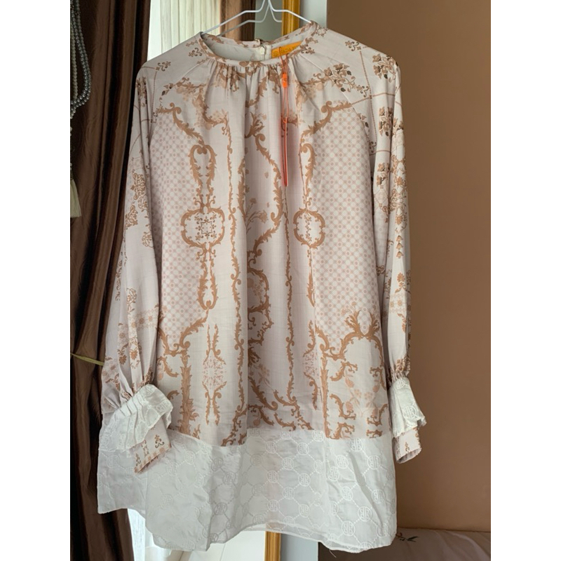 NEW SOPHIA RAGLAN BLOUSE CREAM SIZE S NADA PUSPITA BENANG JARUM BUTTONSCARVES WEARING KLAMBY HEAVEN 