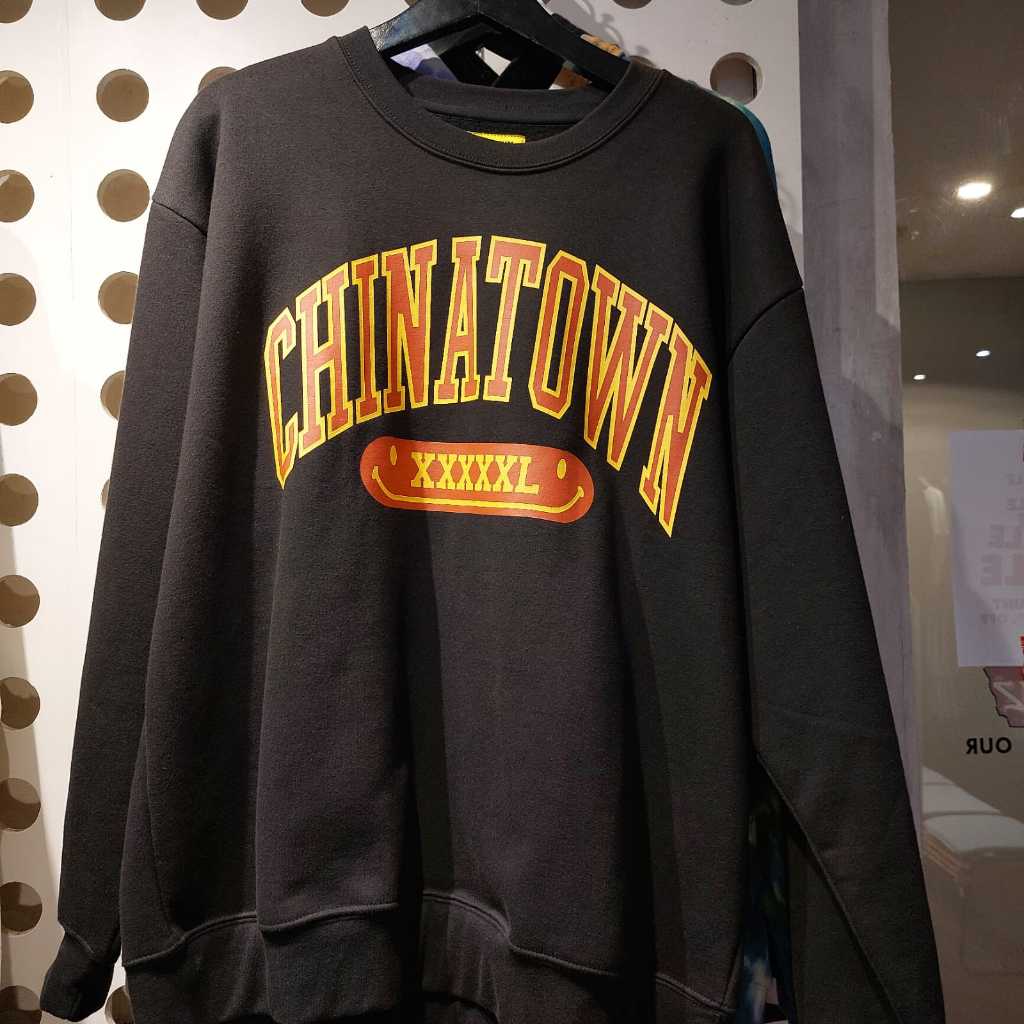 CHINATOWN MARKET BLACK CREWNECK