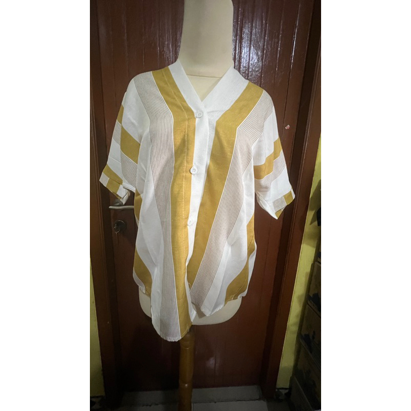 Blouse Lengan Pendek Garis Putih Kuning Kerah V