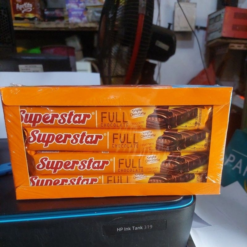 

Superstar Roma Wafer Coklat Box SUPER STAR isi 20 pcs KEMASAN TERBARU