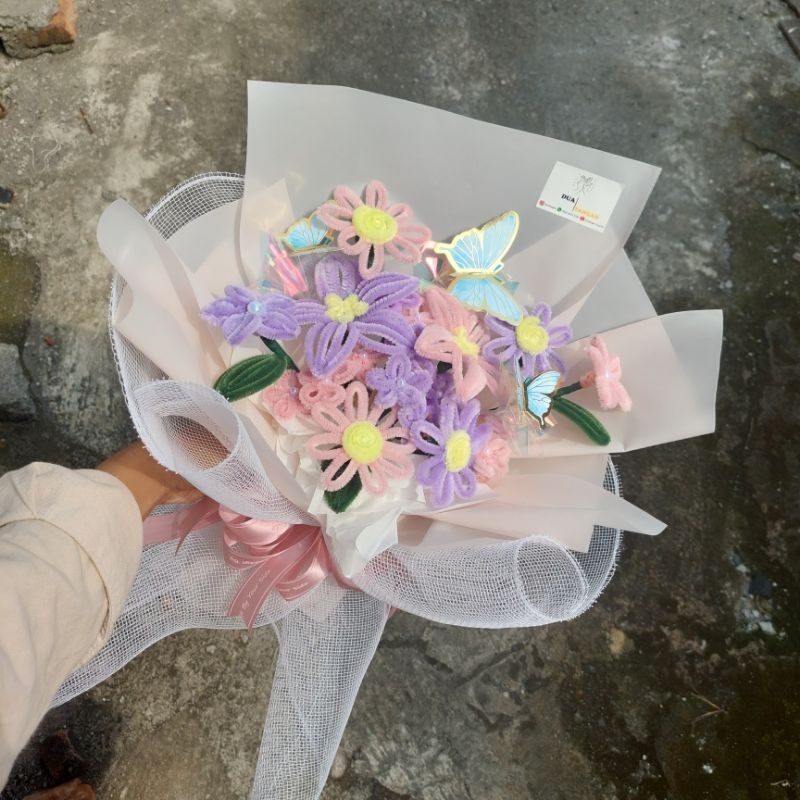 AURORA BUKET | BUNGA KAWAT BULU | BUKET WISUDA | KADO WISUDA | KADO SIDANG | PIPE CLEANER | BUNGA KU