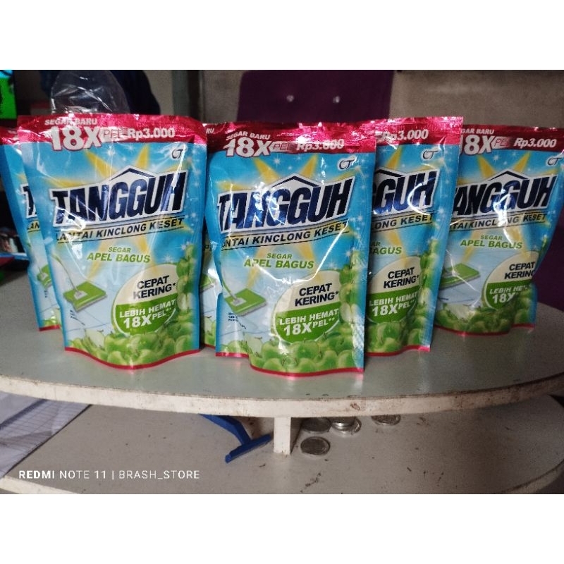 tangguh pembersih lantai