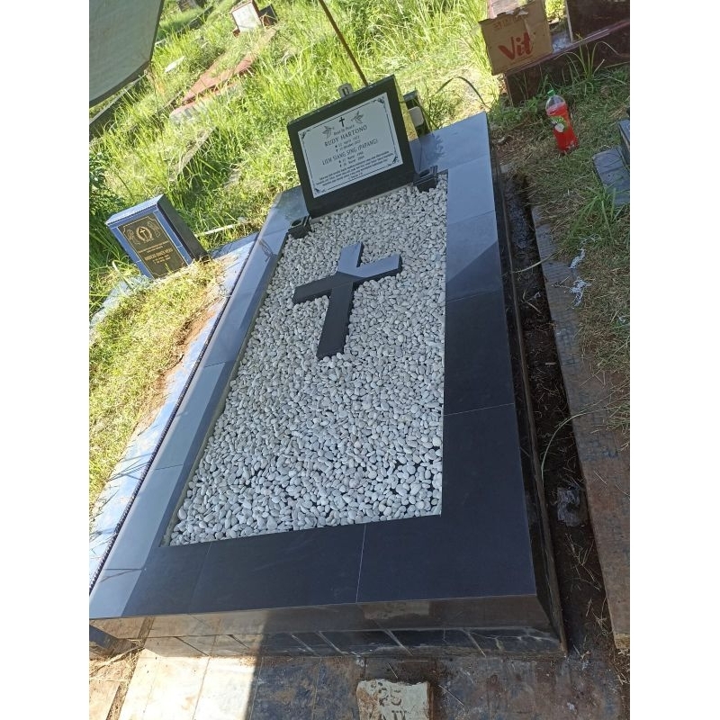 Body Makam Kristen -1