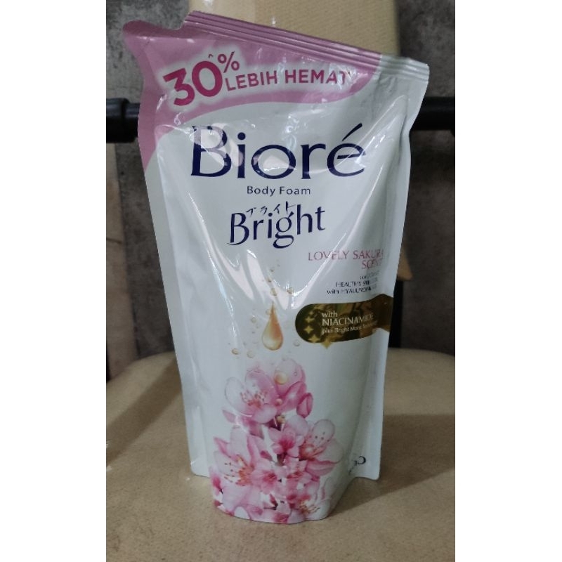 Biore cair 800 ml sakura