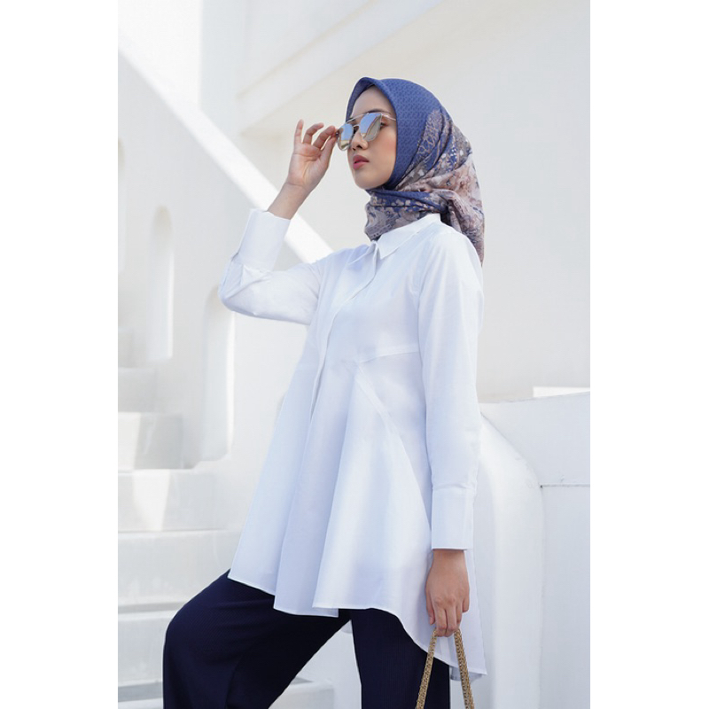 Preloved Benang Jarum - White Kylie Shirt (Size S)